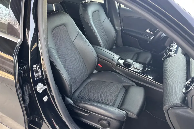 Mercedes-Benz A 180 (Clasa A) din 2020 cu 133.000 km - oferta MER196516 - foto 35