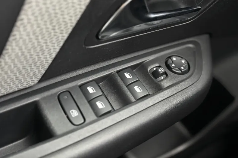 Citroën C4X din 2023 cu 100.000 km - oferta CIT196517 - foto 26