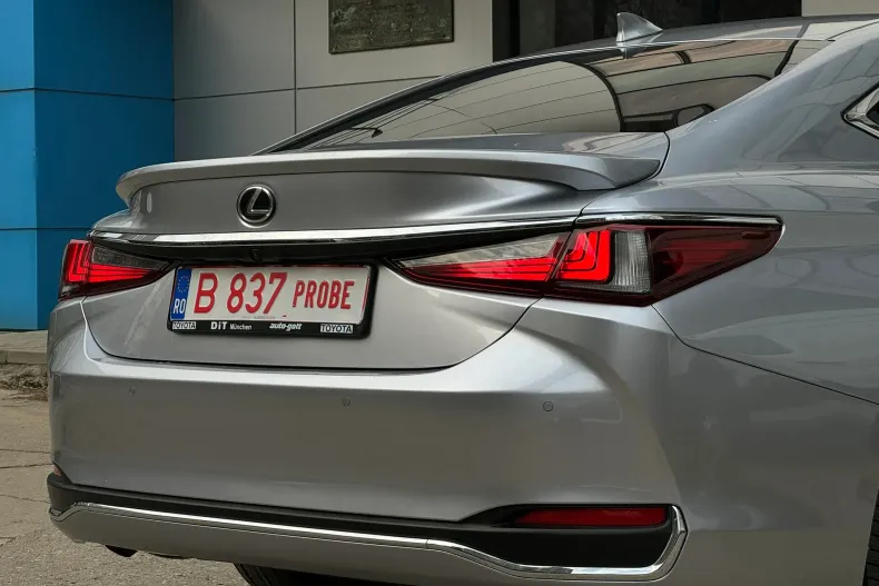 Lexus Seria ES din 2024 cu 34.000 km - oferta LEX196528 - foto 10