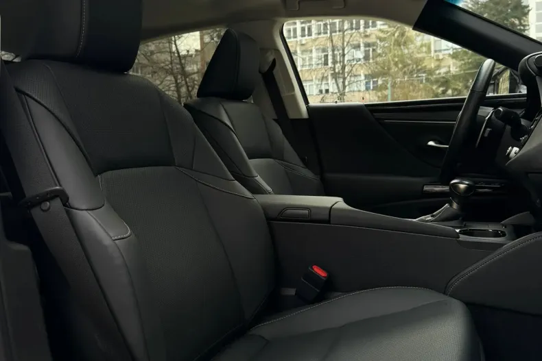 Lexus Seria ES din 2024 cu 34.000 km - oferta LEX196528 - foto 12