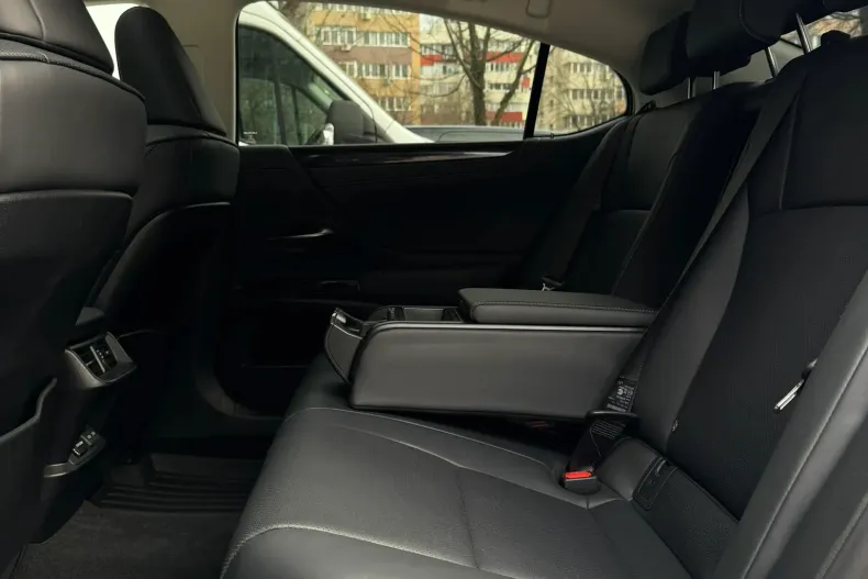 Lexus Seria ES din 2024 cu 34.000 km - oferta LEX196528 - foto 14