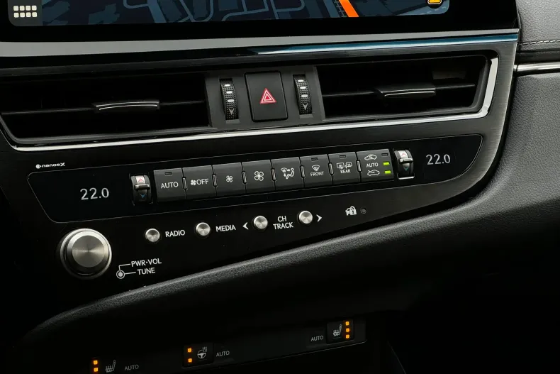 Lexus Seria ES din 2024 cu 34.000 km - oferta LEX196528 - foto 23