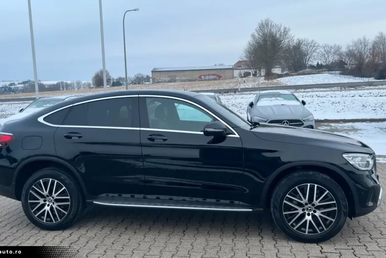 Mercedes-Benz GLC 300 (Clasa GLC) din 2021 cu 64.503 km - oferta MER196541 - foto 3