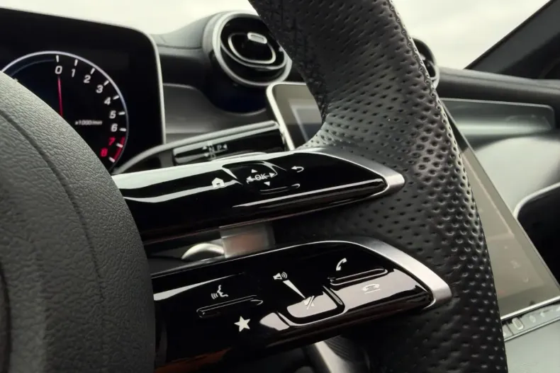 Mercedes-Benz GLC 300 (Clasa GLC) din 2023 cu 37.278 km - oferta MER196547 - foto 18