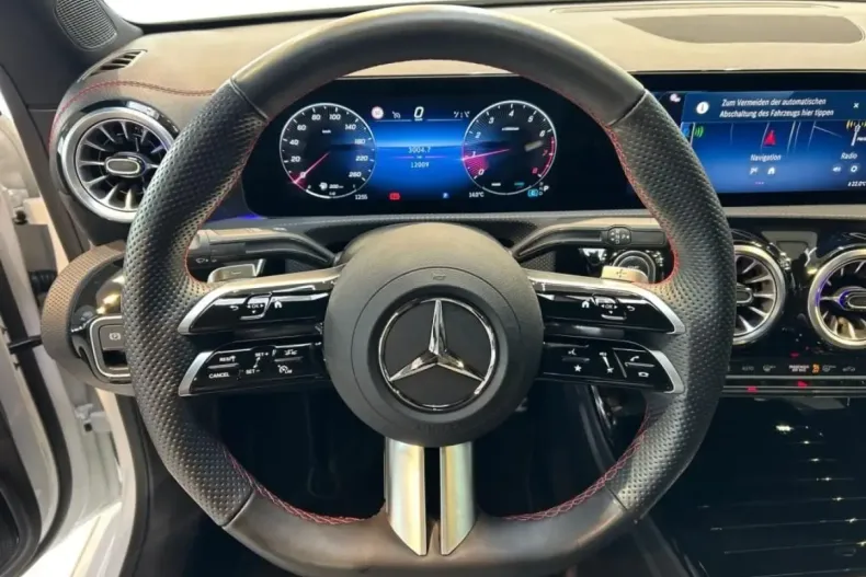 Mercedes-Benz CLA 200 (Clasa CLA) din 2024 cu 12.029 km - oferta MER196551 - foto 10