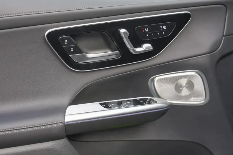 Mercedes-Benz GLC 400 (Clasa GLC) din 2025 cu 26.100 km - oferta MER196581 - foto 6