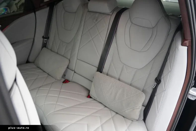 BMW XM (Seria X) din 2023 cu 6.500 km - oferta BMW196590 - foto 35