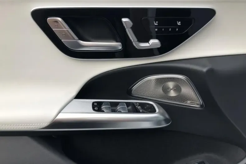 Mercedes-Benz E 53 AMG (Clasa E) din 2025 cu 5.800 km - oferta MER196591 - foto 6