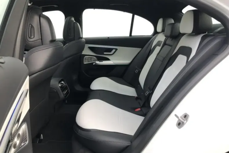 Mercedes-Benz E 53 AMG (Clasa E) din 2025 cu 5.800 km - oferta MER196591 - foto 7