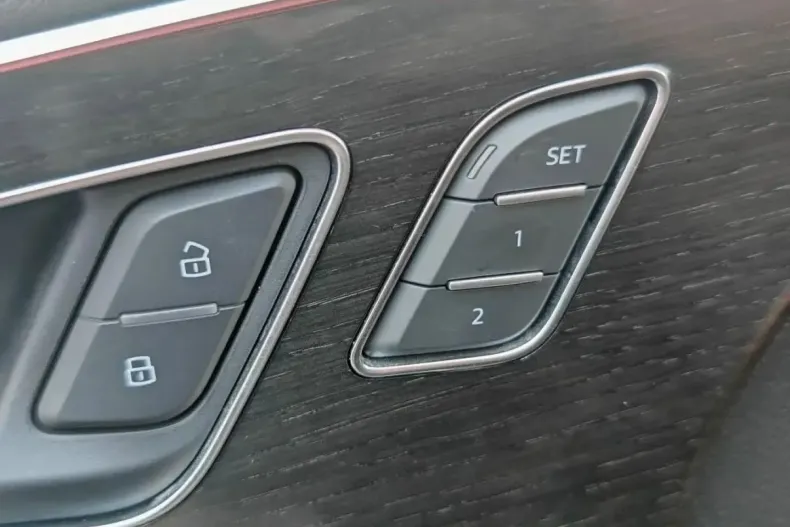 Audi Q8 din 2021 cu 62.000 km - oferta AUD196607 - foto 33