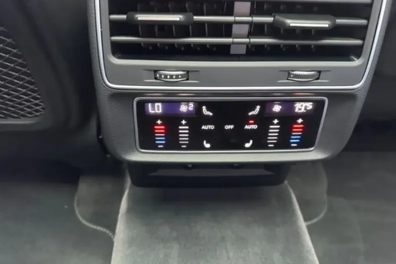 Audi SQ8 din 2022 cu 44.750 km - oferta AUD196611 - foto 17