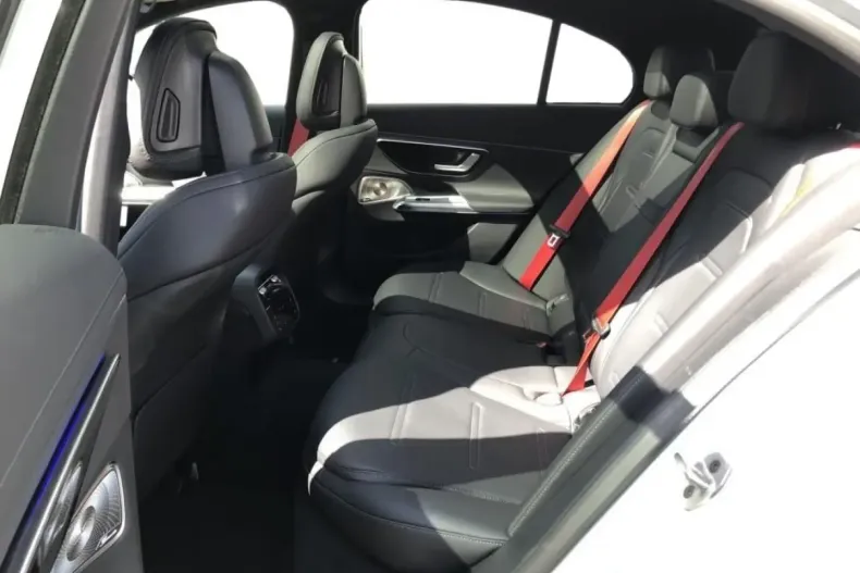 Mercedes-Benz E 53 AMG (Clasa E) din 2025 cu 20.100 km - oferta MER196616 - foto 11