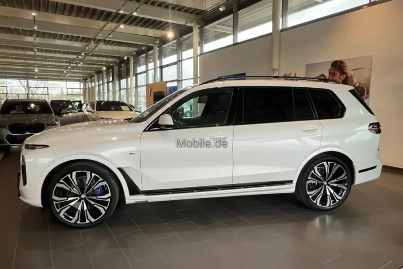 BMW X7 (Seria X) din 2024 cu 22.659 km - oferta BMW196630 - foto 4