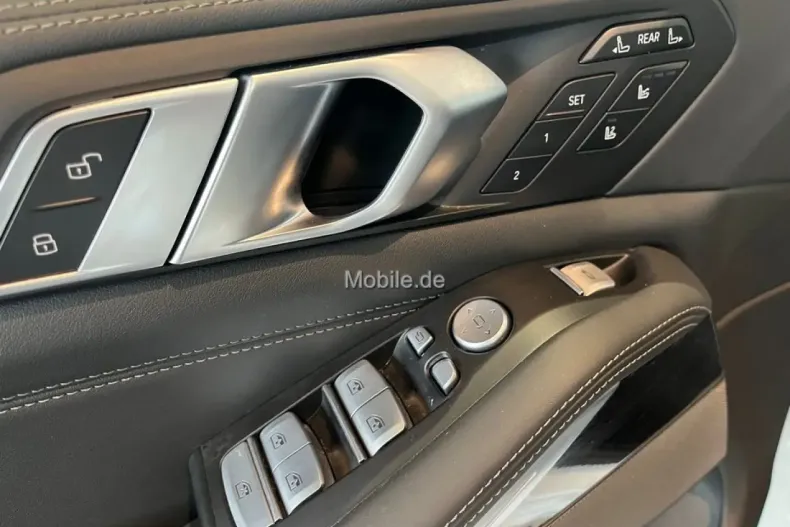 BMW X7 (Seria X) din 2024 cu 22.659 km - oferta BMW196630 - foto 22