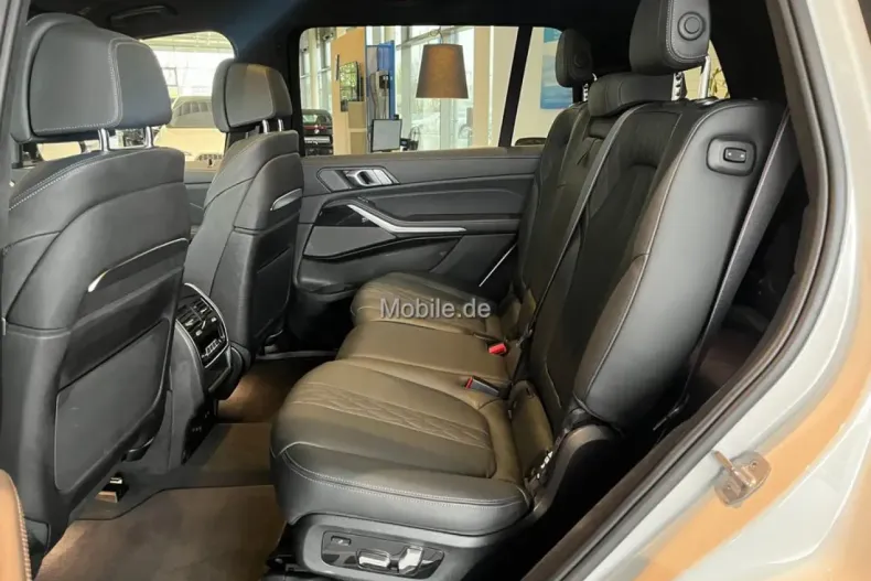 BMW X7 (Seria X) din 2024 cu 22.659 km - oferta BMW196630 - foto 23