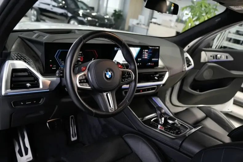 BMW XM (Seria X) din 2024 cu 17.336 km - oferta BMW196634 - foto 2