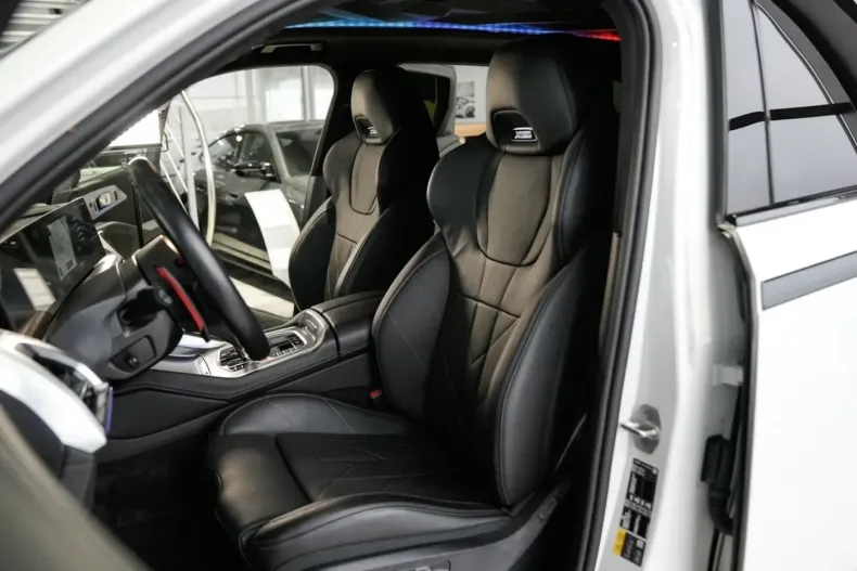 BMW XM (Seria X) din 2024 cu 17.336 km - oferta BMW196634 - foto 3