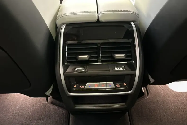 BMW X5 M (Seria X) din 2025 cu 15.550 km - oferta BMW196638 - foto 15