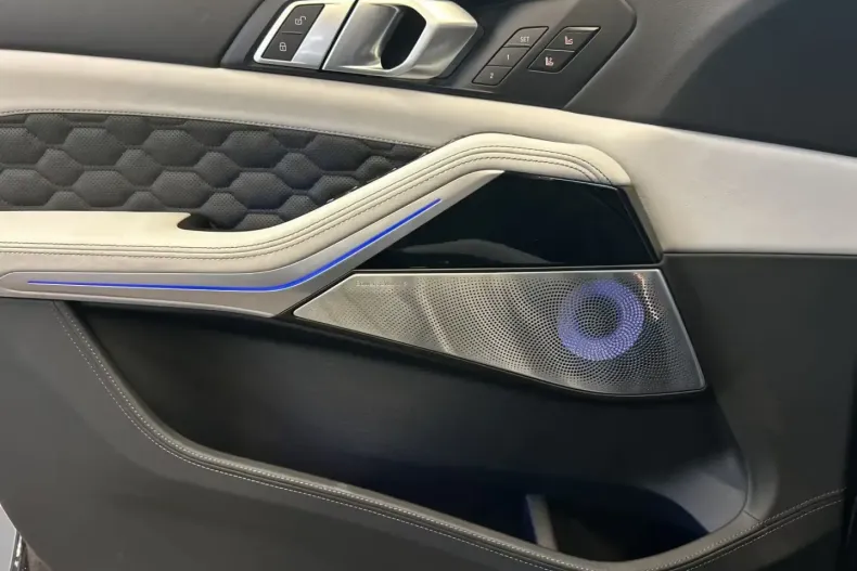 BMW X5 M (Seria X) din 2025 cu 15.550 km - oferta BMW196638 - foto 16