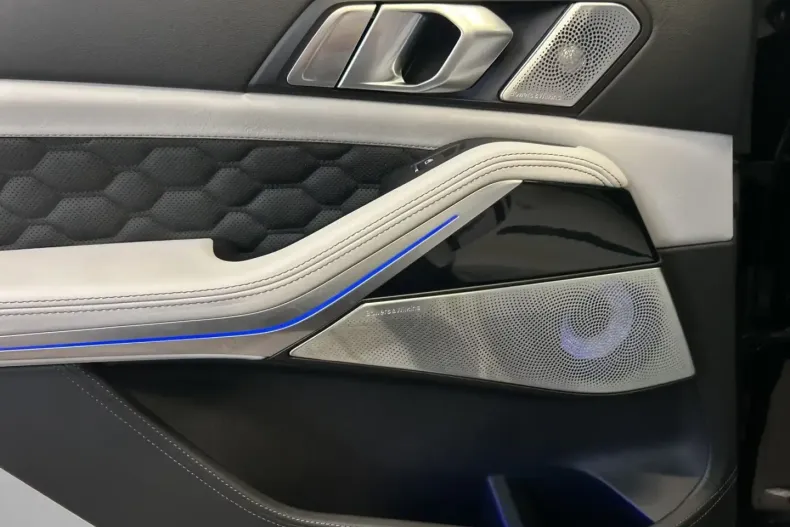 BMW X5 M (Seria X) din 2025 cu 15.550 km - oferta BMW196638 - foto 17