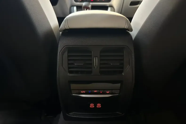 BMW M3 (Seria 3) din 2025 cu 10.900 km - oferta BMW196641 - foto 12