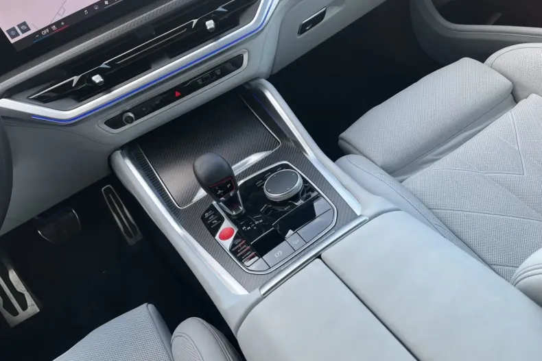 BMW XM (Seria X) din 2024 cu 2.806 km - oferta BMW196643 - foto 11