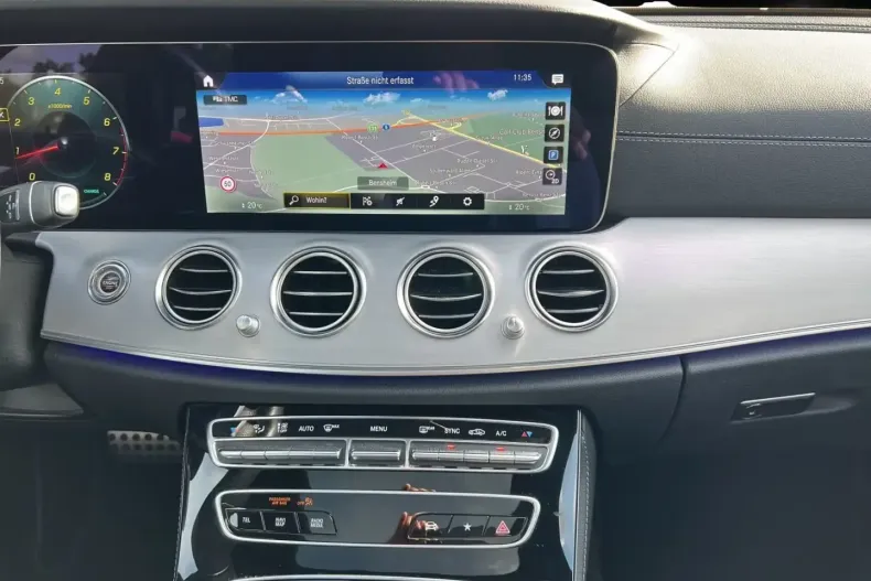 Mercedes-Benz E 300 (Clasa E) din 2021 cu 39.320 km - oferta MER196657 - foto 12