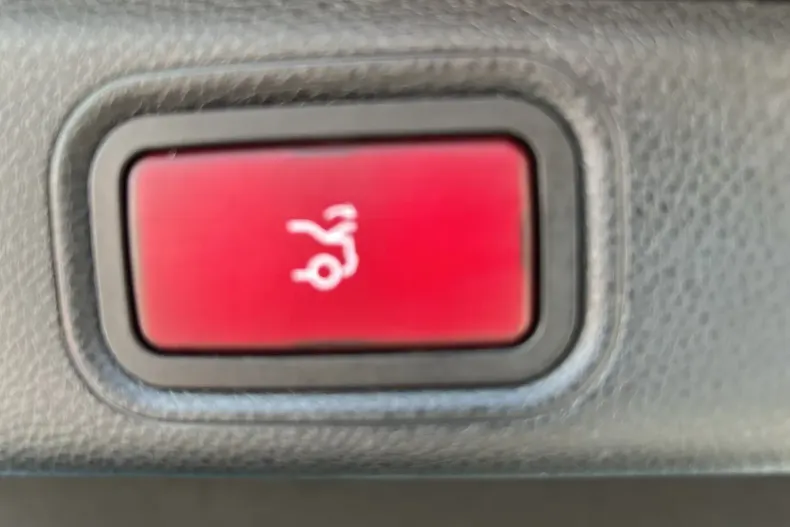 Mercedes-Benz E 300 (Clasa E) din 2021 cu 39.320 km - oferta MER196657 - foto 15