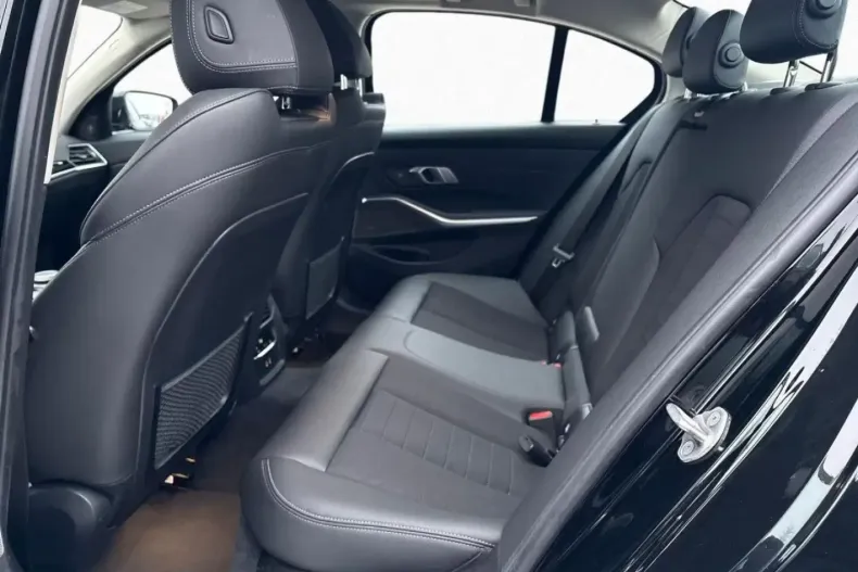 BMW 320 (Seria 3) din 2022 cu 56.600 km - oferta BMW196664 - foto 8