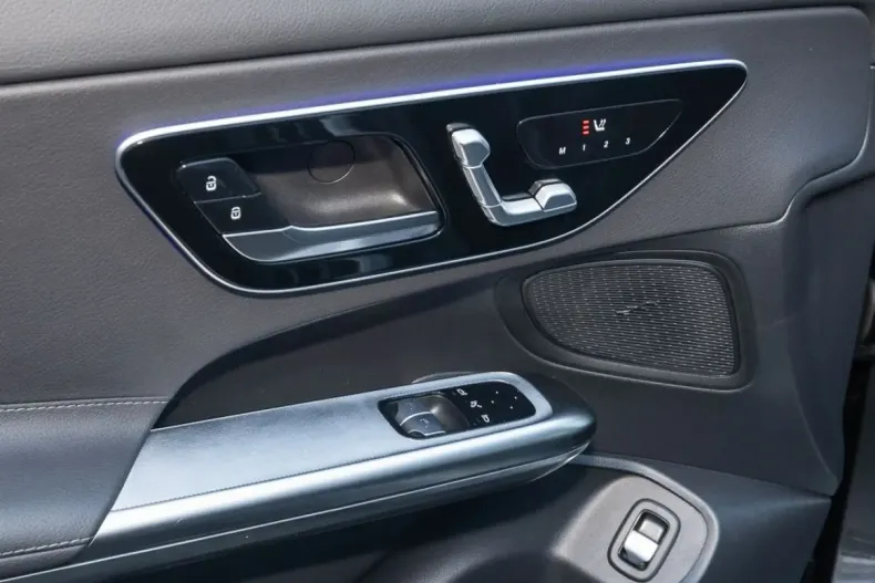 Mercedes-Benz CLE 180 (Clasa CLE) din 2025 cu 12.598 km - oferta MER196679 - foto 4