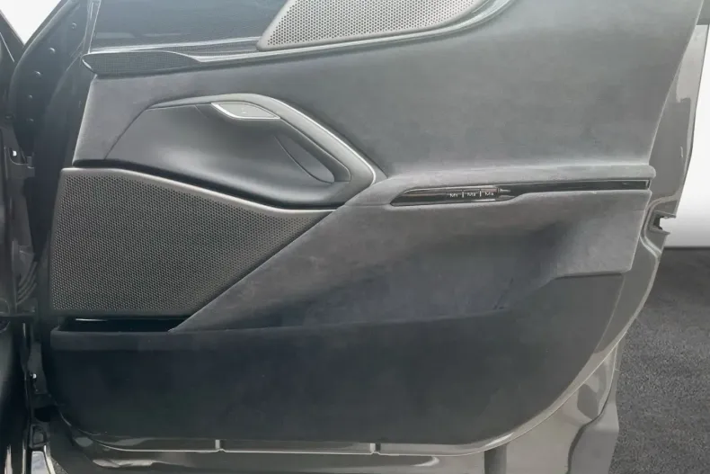 Ferrari Purosangue din 2023 cu 18.800 km - oferta FER196683 - foto 6