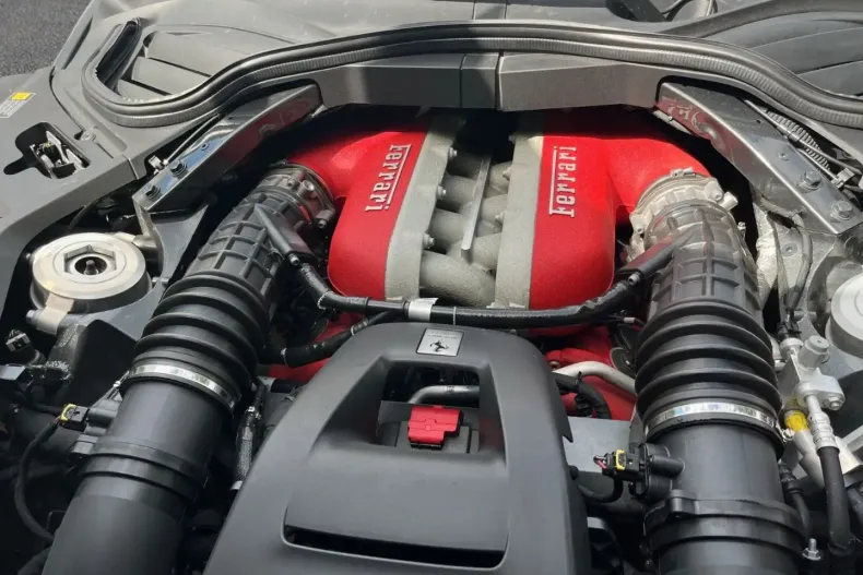 Ferrari Purosangue din 2023 cu 18.800 km - oferta FER196684 - foto 8