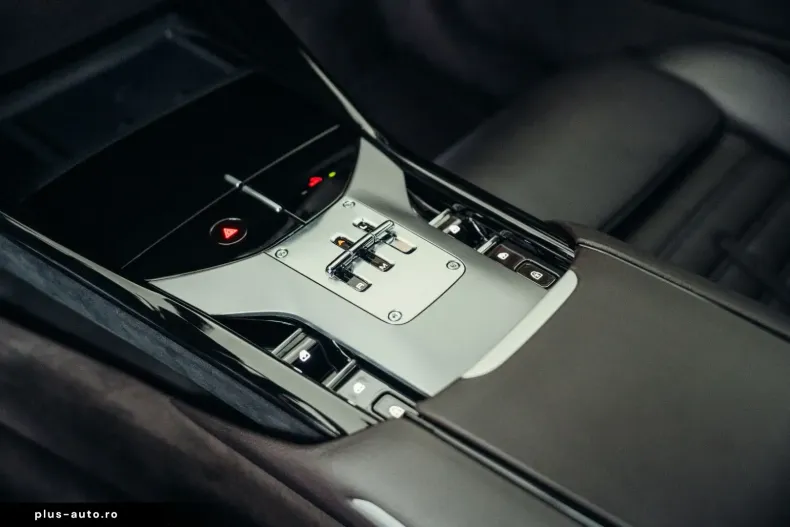 Ferrari Purosangue din 2023 cu 15.895 km - oferta FER196687 - foto 10