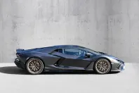 Lamborghini Revuelto din 2024 cu 5.320 km - oferta LAM196705 - foto 2