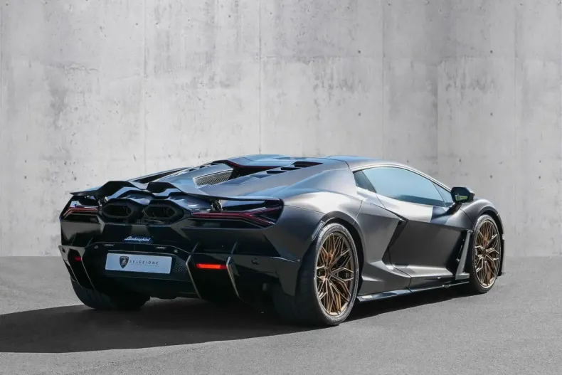 Lamborghini Revuelto din 2024 cu 5.320 km - oferta LAM196705 - foto 3