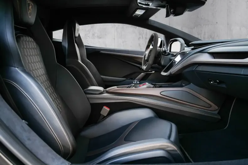 Lamborghini Revuelto din 2024 cu 5.320 km - oferta LAM196705 - foto 6