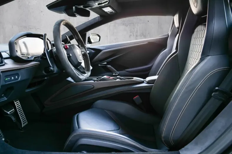 Lamborghini Revuelto din 2024 cu 5.320 km - oferta LAM196705 - foto 8