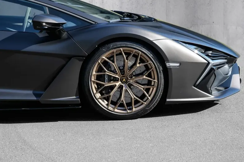 Lamborghini Revuelto din 2024 cu 5.320 km - oferta LAM196705 - foto 9