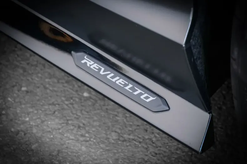 Lamborghini Revuelto din 2024 cu 5.320 km - oferta LAM196705 - foto 11