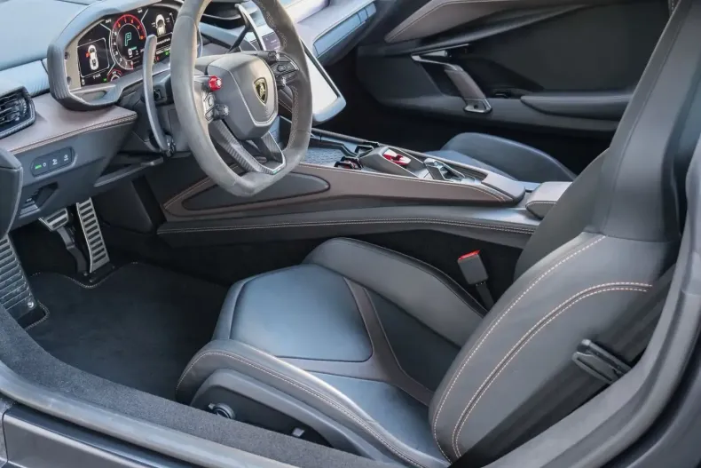 Lamborghini Revuelto din 2024 cu 5.320 km - oferta LAM196705 - foto 12