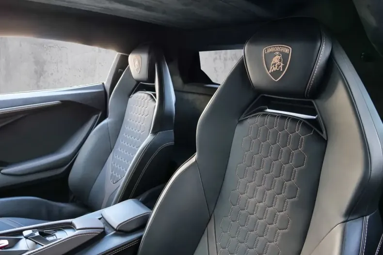 Lamborghini Revuelto din 2024 cu 5.320 km - oferta LAM196705 - foto 13