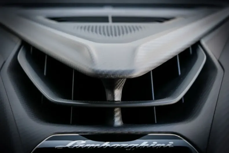 Lamborghini Revuelto din 2024 cu 5.320 km - oferta LAM196705 - foto 23