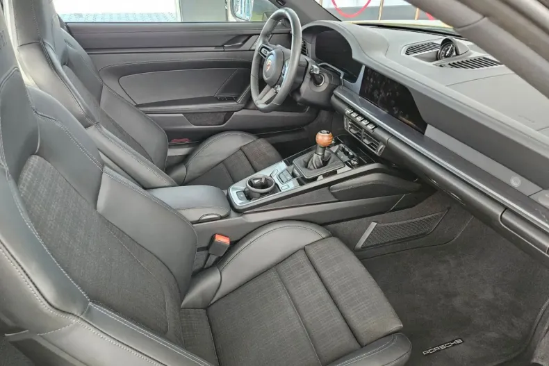 Porsche 992 din 2025 cu 1.850 km - oferta POR196708 - foto 13