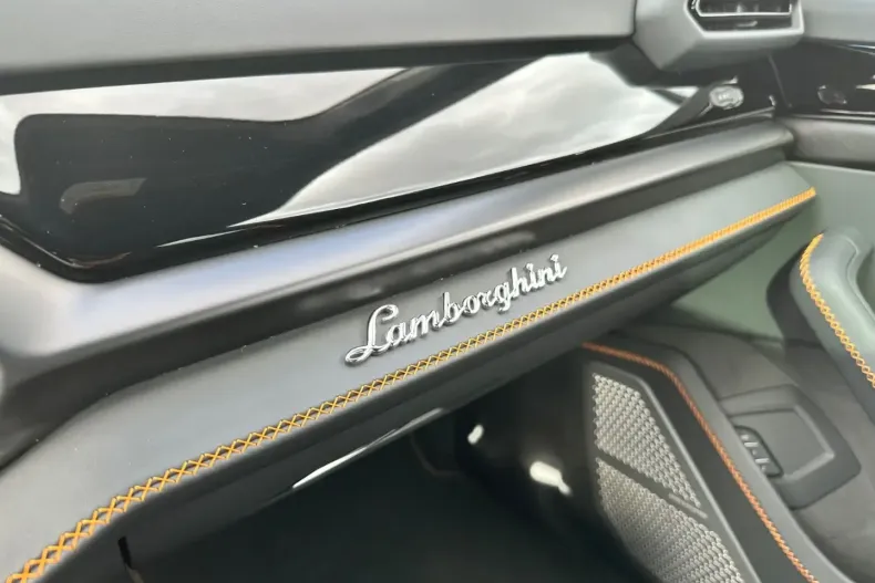 Lamborghini Urus din 2025 cu 12.500 km - oferta LAM196719 - foto 11