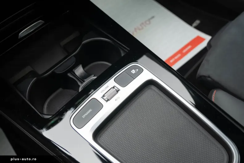 Mercedes-Benz A 35 AMG (Clasa A) din 2023 cu 12.000 km - oferta MER196723 - foto 19