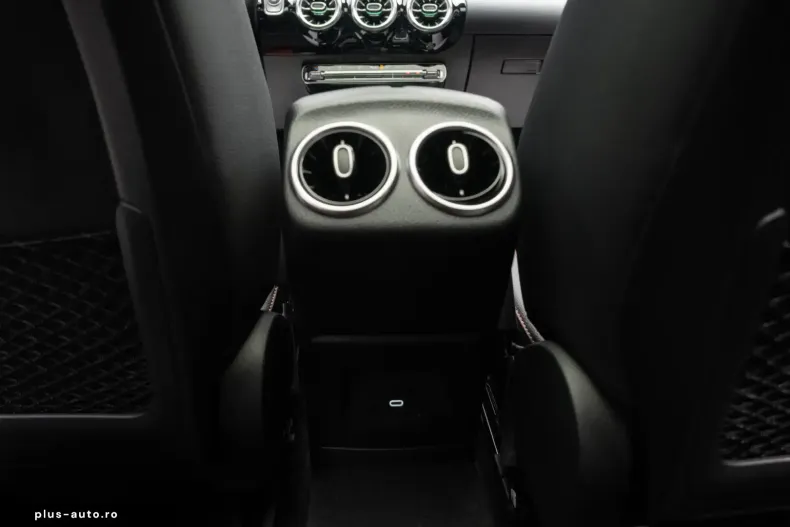 Mercedes-Benz A 35 AMG (Clasa A) din 2023 cu 12.000 km - oferta MER196723 - foto 32