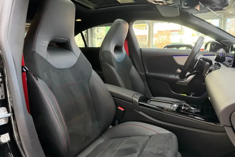 Mercedes-Benz CLA 35 AMG (Clasa CLA) din 2024 cu 20.000 km - oferta MER196726 - foto 22
