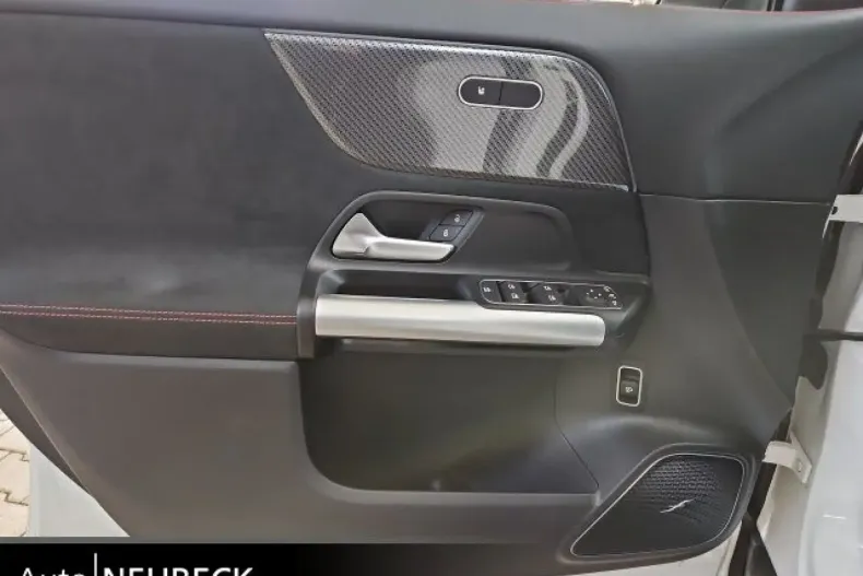 Mercedes-Benz GLA 250 (Clasa GLA) din 2024 cu 25.700 km - oferta MER196727 - foto 10