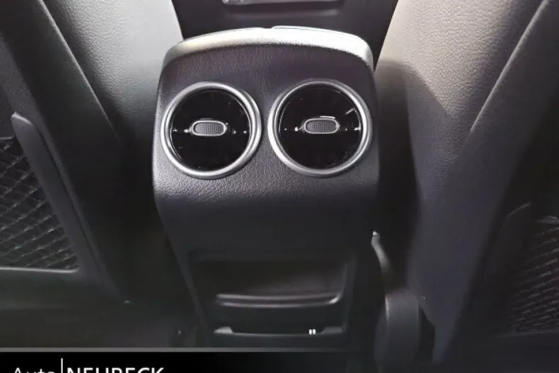 Mercedes-Benz GLA 250 (Clasa GLA) din 2024 cu 25.700 km - oferta MER196727 - foto 17