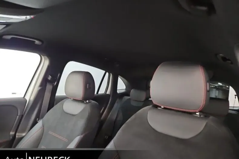 Mercedes-Benz GLA 250 (Clasa GLA) din 2024 cu 25.700 km - oferta MER196727 - foto 25